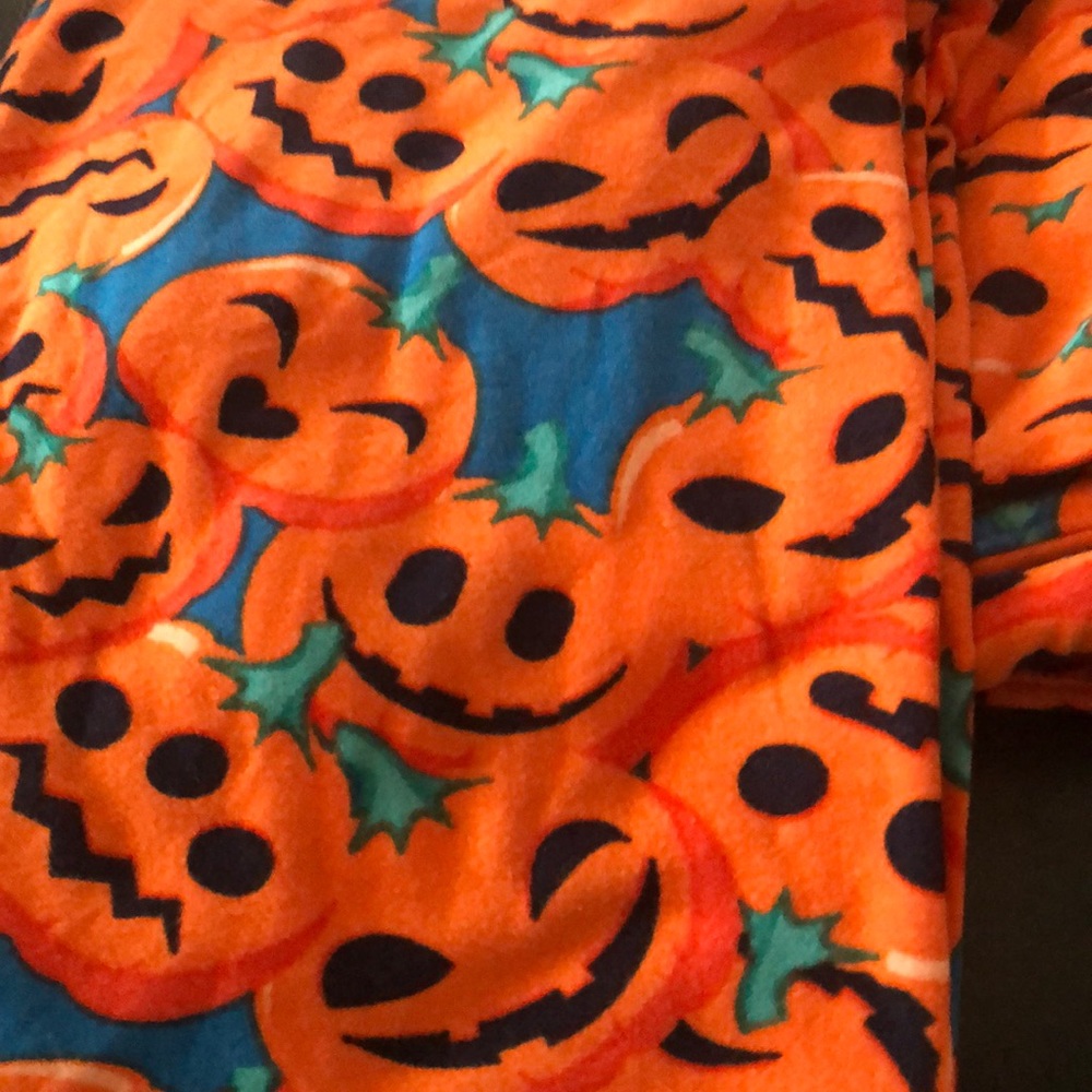 New pumpkin Lularoe leggings